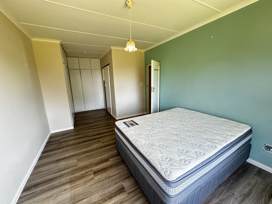 To Let 4 Bedroom Property for Rent in Winterstrand Eastern Cape